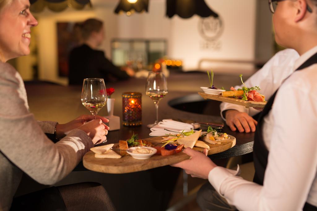Hampshire Hotel - Newport Huizen Ngoại thất bức ảnh