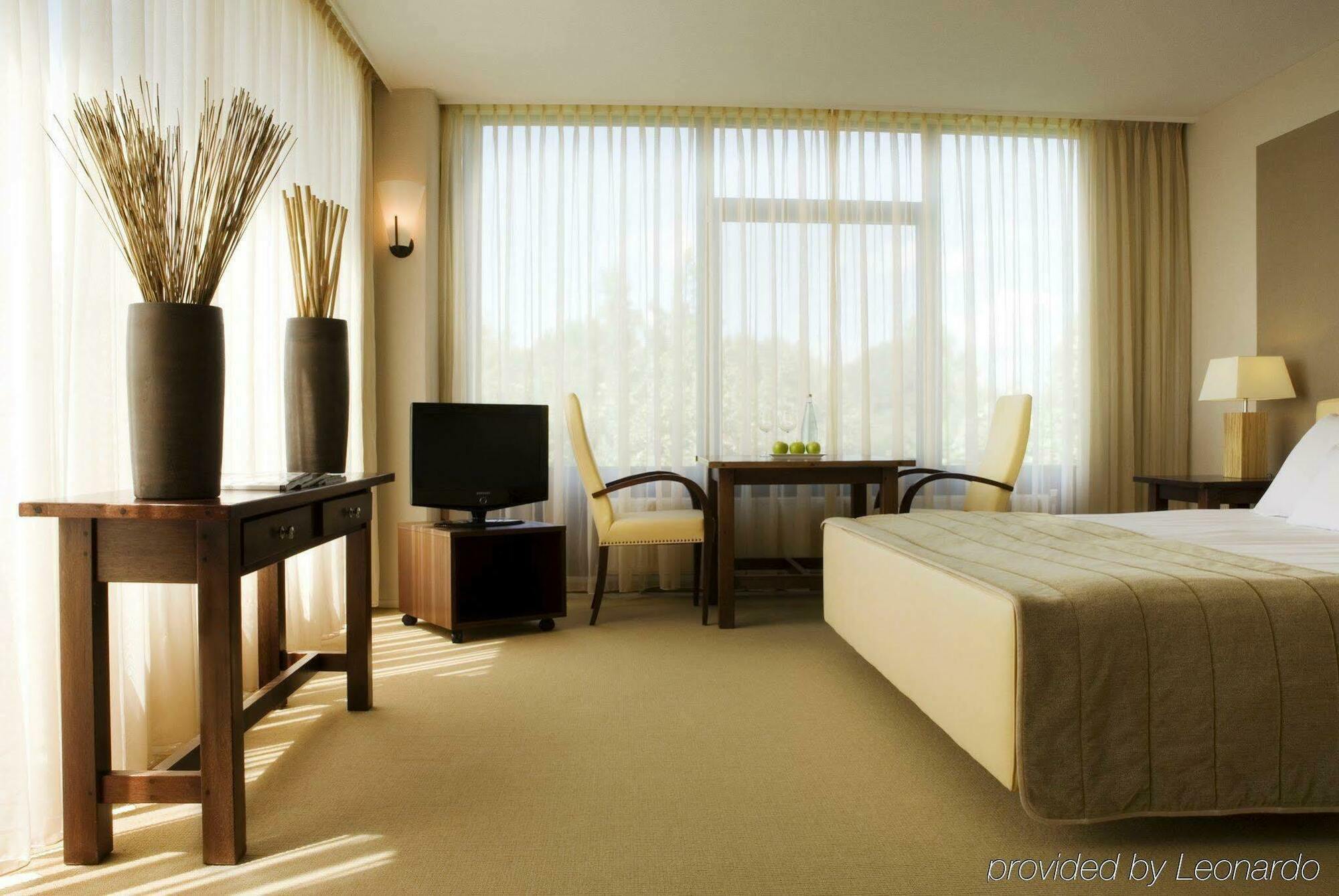 Hampshire Hotel - Newport Huizen Phòng bức ảnh